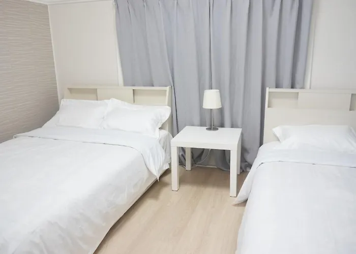 Uhome Tsubame Apartment